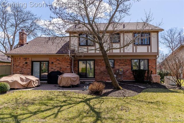 2695 Ronald Drive, Troy, MI 48085