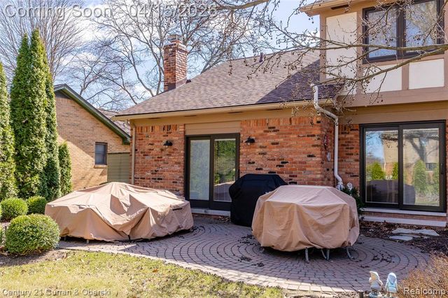 2695 Ronald Drive, Troy, MI 48085