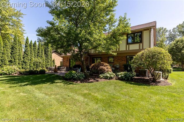 2695 Ronald Drive, Troy, MI 48085