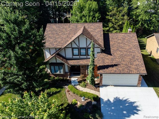 2695 Ronald Drive, Troy, MI 48085