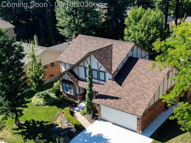 2695 Ronald Drive, Troy, MI 48085