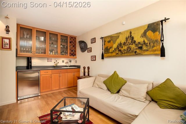 2695 Ronald Drive, Troy, MI 48085