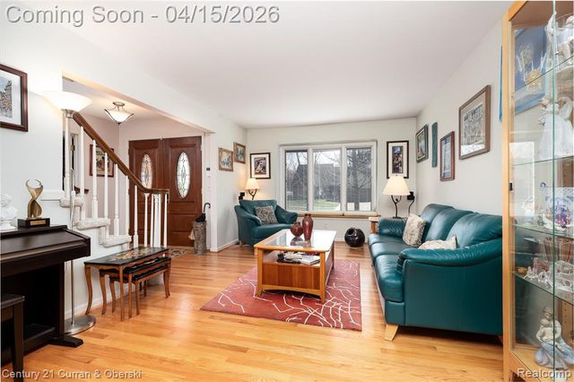 2695 Ronald Drive, Troy, MI 48085