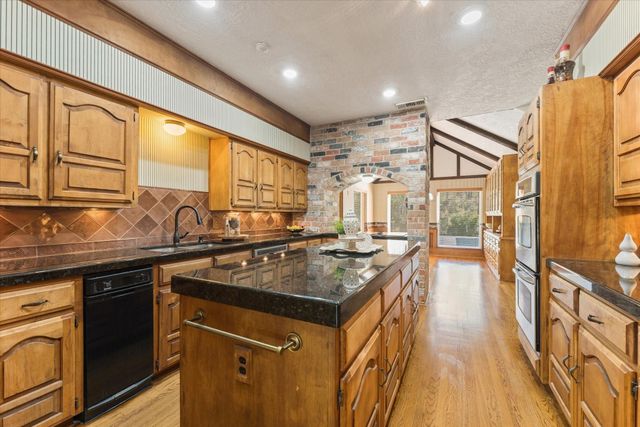 29710 Running Deer Drive, Tomball, TX 77375