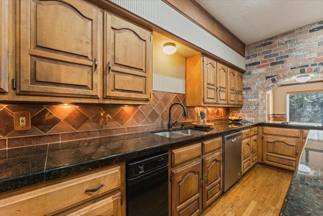 29710 Running Deer Drive, Tomball, TX 77375