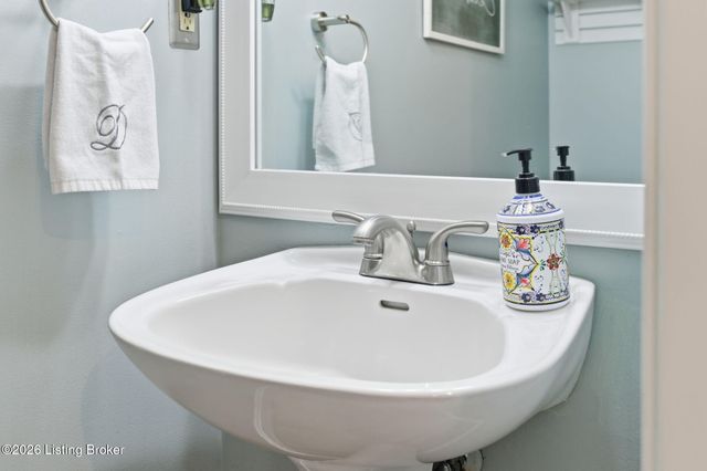 8002 Harrods Landing Dr 8002, Prospect, KY 40059