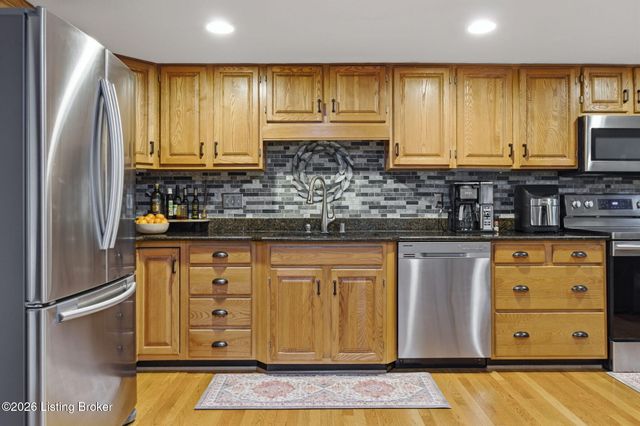 8002 Harrods Landing Dr 8002, Prospect, KY 40059