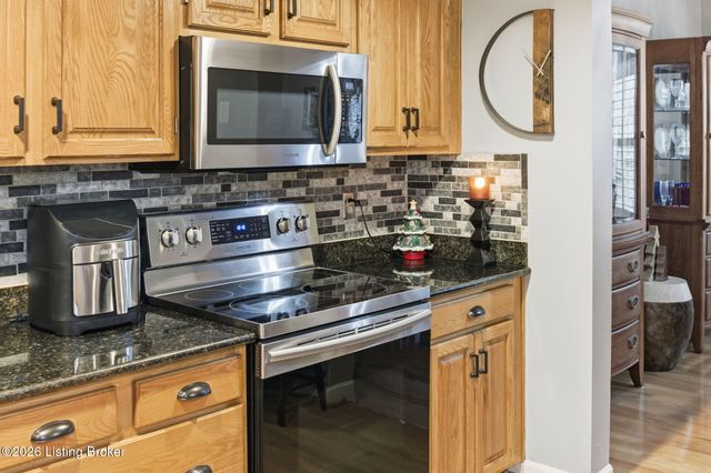 8002 Harrods Landing Dr 8002, Prospect, KY 40059