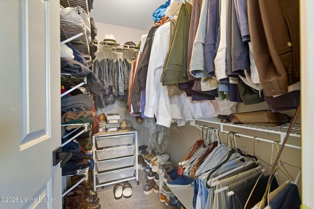 8002 Harrods Landing Dr 8002, Prospect, KY 40059