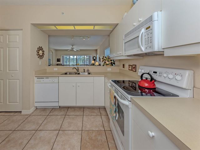 872 SARANAC LAKE DRIVE 106, Venice, FL 34292