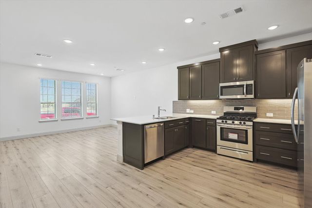 517 Parkside Drive, Argyle, TX 76226