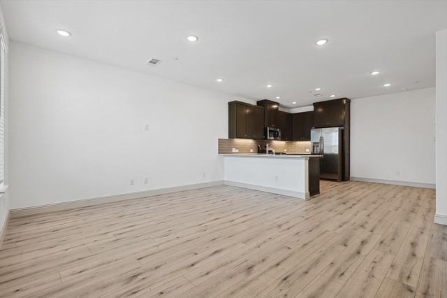 517 Parkside Drive, Argyle, TX 76226