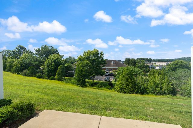 858 Longleaf Ln, Columbia, TN 38401