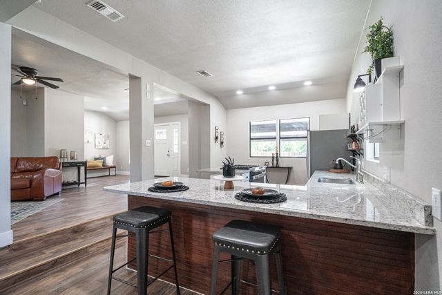 159 S Hackberry Avenue, New Braunfels, TX 78130