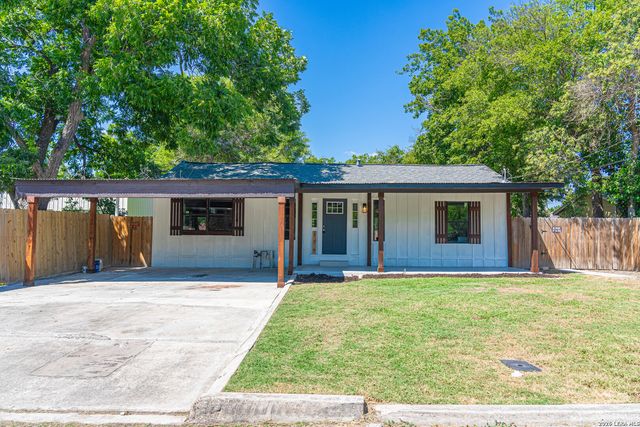 159 S Hackberry Avenue, New Braunfels, TX 78130