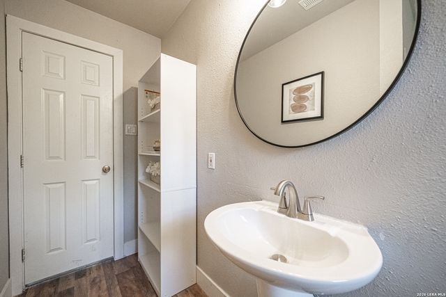 159 S Hackberry Avenue, New Braunfels, TX 78130