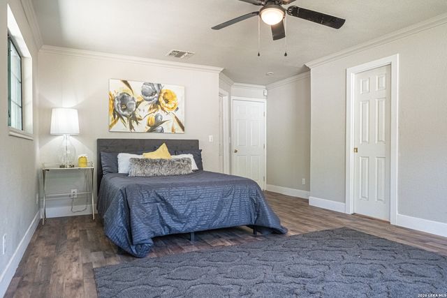 159 S Hackberry Avenue, New Braunfels, TX 78130