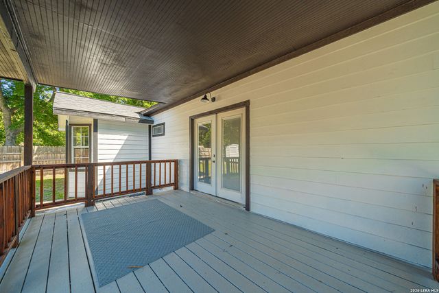 159 S Hackberry Avenue, New Braunfels, TX 78130