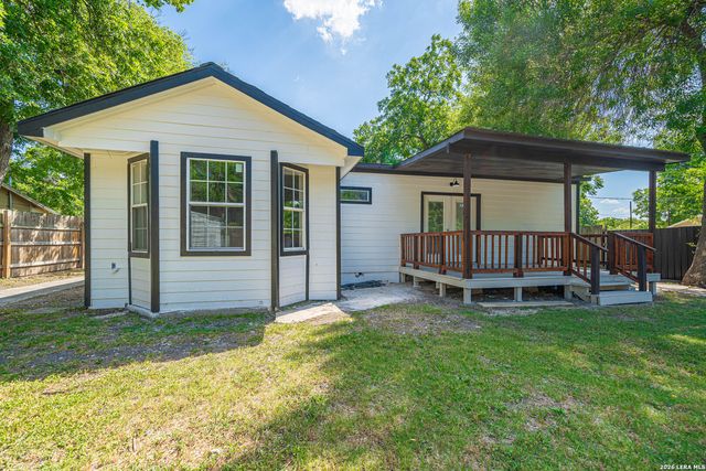 159 S Hackberry Avenue, New Braunfels, TX 78130