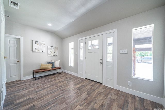 159 S Hackberry Avenue, New Braunfels, TX 78130