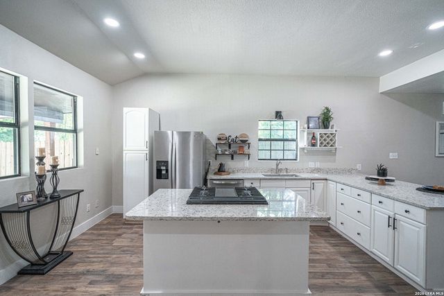 159 S Hackberry Avenue, New Braunfels, TX 78130