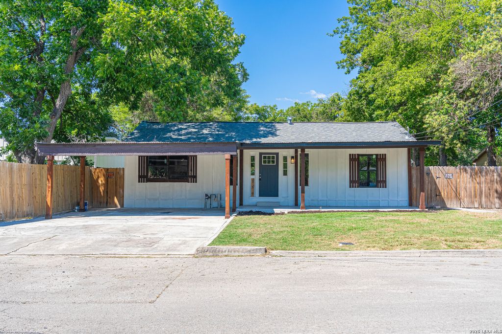 159 S Hackberry Avenue, New Braunfels, TX 78130
