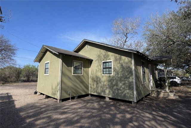 313 Saint Joseph St, Alice, TX 78332