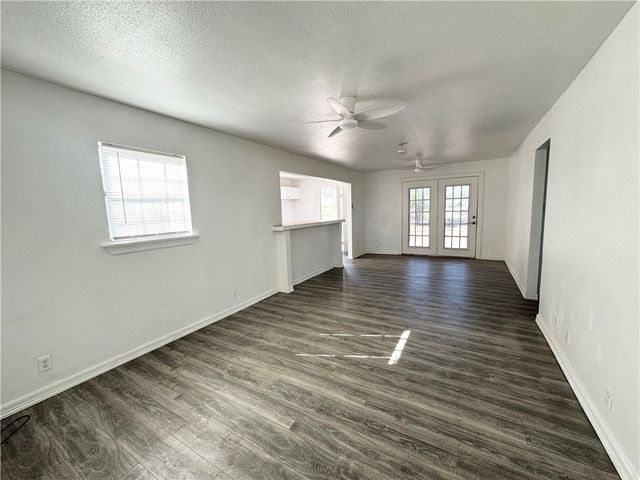 313 Saint Joseph St, Alice, TX 78332