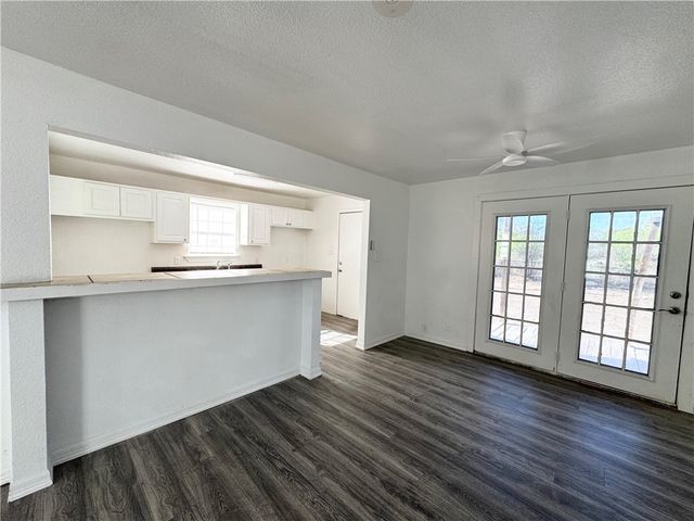 313 Saint Joseph St, Alice, TX 78332