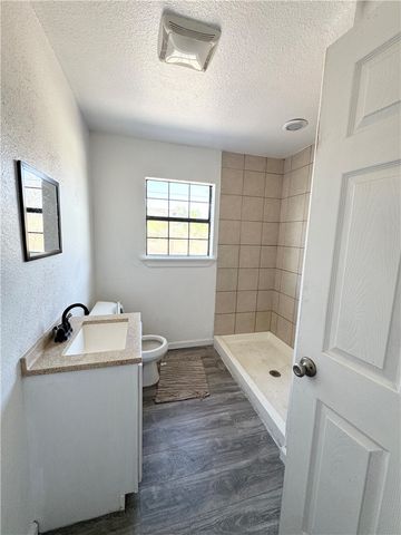 313 Saint Joseph St, Alice, TX 78332