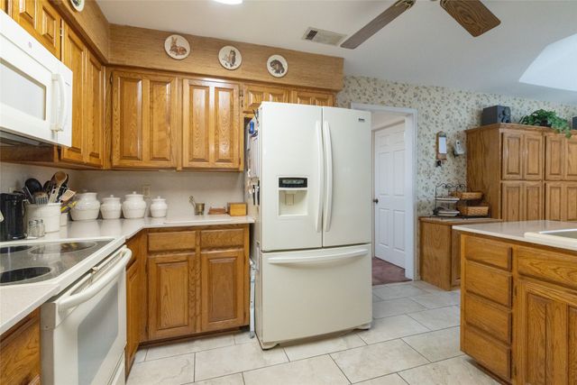 10053 Regent Row Street, Benbrook, TX 76126