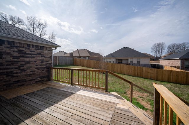 5609 Aviator Drive, Jacksonville, AR 72076