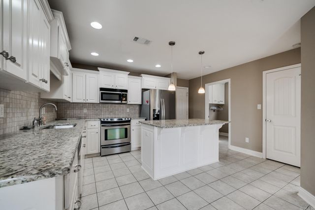 5609 Aviator Drive, Jacksonville, AR 72076