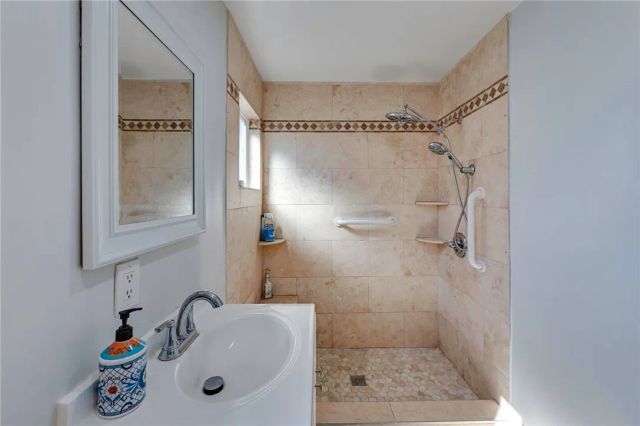 3833 Randolph, Los Angeles, CA 90032