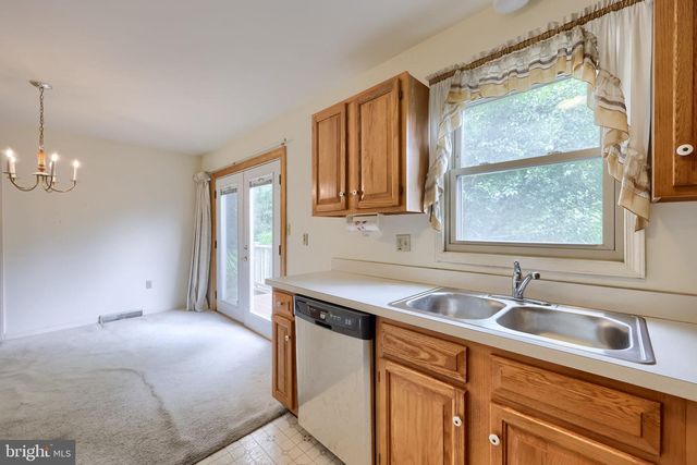 208 FAIRFAX DR, Lancaster, PA 17603