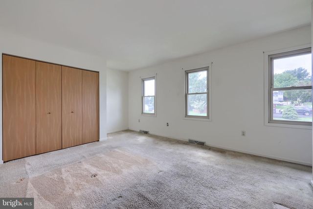 208 FAIRFAX DR, Lancaster, PA 17603