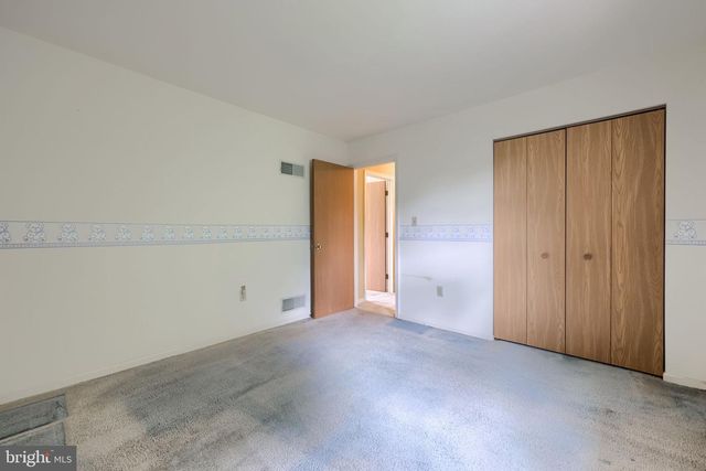208 FAIRFAX DR, Lancaster, PA 17603