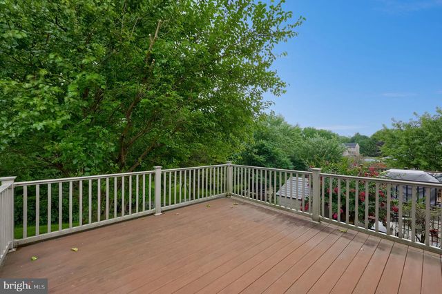 208 FAIRFAX DR, Lancaster, PA 17603
