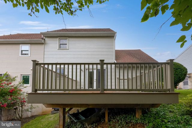 208 FAIRFAX DR, Lancaster, PA 17603