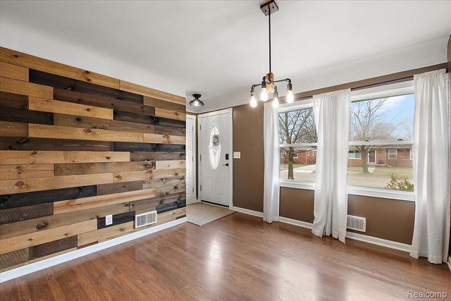 9364 Colorado Street, Livonia, MI 48150