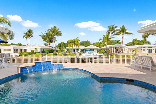 981 SW Hickory Terrace, Boca Raton, FL 33486