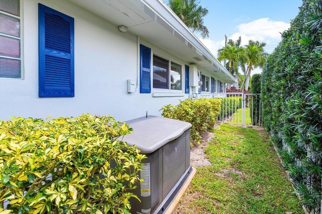 981 SW Hickory Terrace, Boca Raton, FL 33486