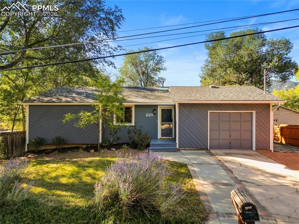 225 W Navajo Street, Colorado Springs, CO 80905