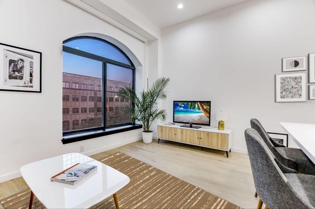 507 Sabine ST 303, Austin, TX 78701