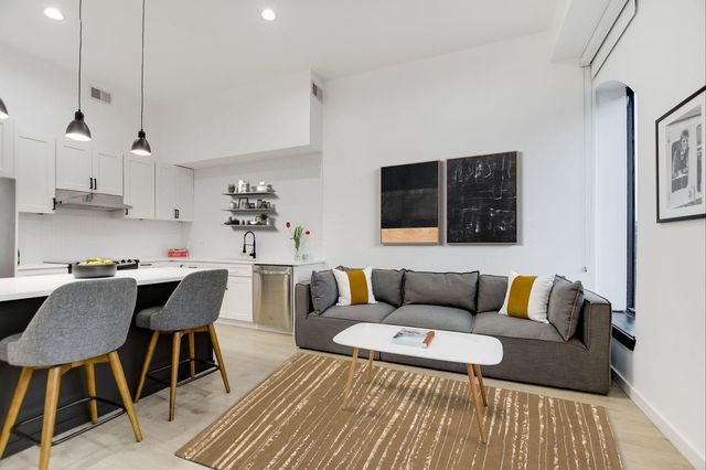 507 Sabine ST 303, Austin, TX 78701