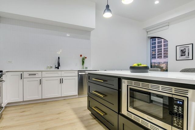 507 Sabine ST 303, Austin, TX 78701