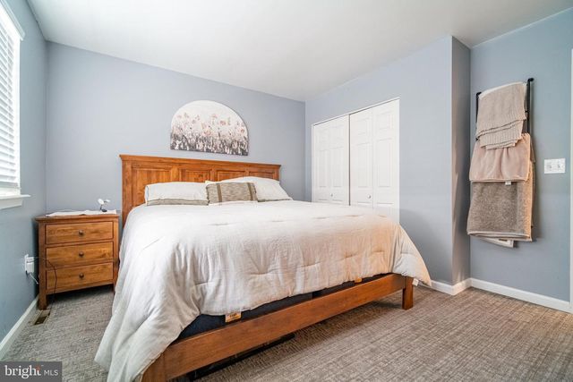 3133 LONG MEADOW DR, Dover, PA 17315