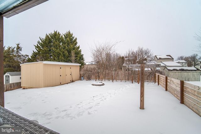 3133 LONG MEADOW DR, Dover, PA 17315