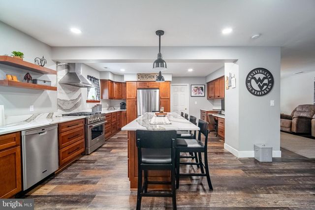 3133 LONG MEADOW DR, Dover, PA 17315