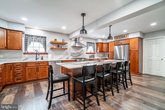 3133 LONG MEADOW DR, Dover, PA 17315